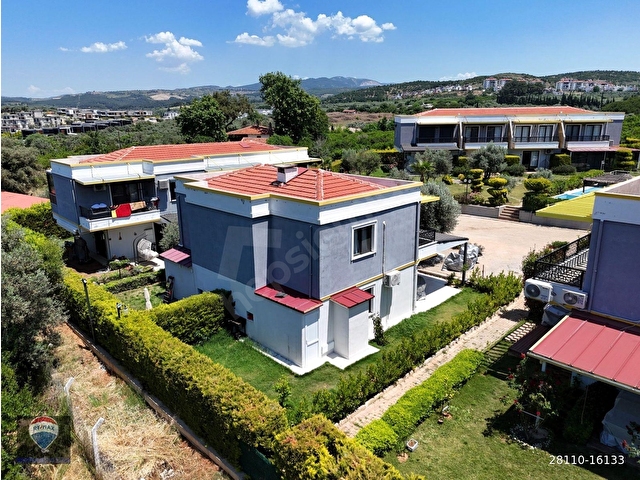 Havuzlu Ve Güvenlikli Sitede Geniş Bahçeli Yeni Villa - Görsel 2