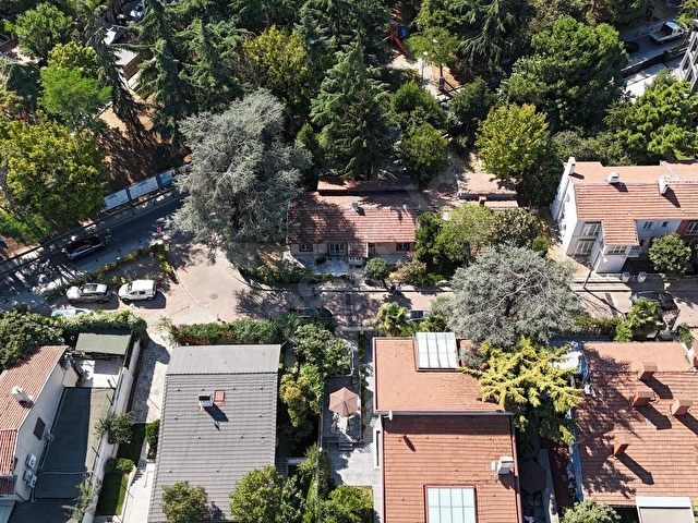 LEVENT, ÇAMLIK CAD./ŞAKAYIKLI SOK. KÖŞEBAŞI 370 m2 ARSALI VİLLA - Görsel 4