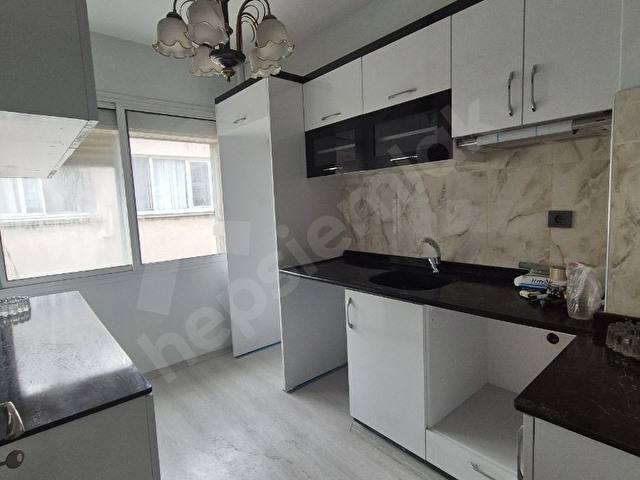 Üçyol beton yolda satılık 2+1 köşe daire - Görsel 12
