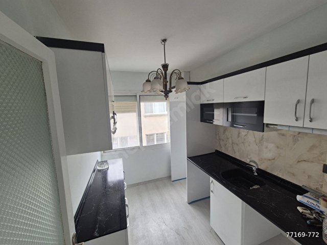 Üçyol beton yolda satılık 2+1 köşe daire - Görsel 9