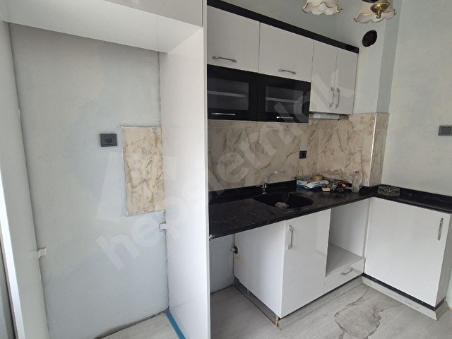 Üçyol beton yolda satılık 2+1 köşe daire - Görsel 8