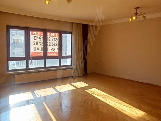 Cemal Gürsel Caddesi’nde Kapalı Otoparklı, Asansörlü Ferah 3+1 Kiralık - Görsel 3