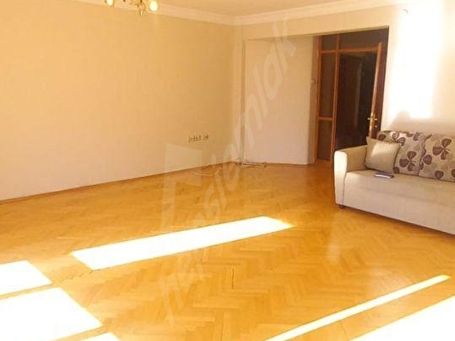 Cemal Gürsel Caddesi’nde Kapalı Otoparklı, Asansörlü Ferah 3+1 Kiralık - Görsel 16