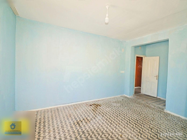 MESUDİYEDE BEŞYOLIŞIKLARINA YAKIN 2+2DAİRE TEKDAİRE FİTATINA İKİ DAİRE KAPILARI AYRI TERASLI - Görsel 5