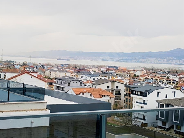 BAŞİSKELE DENİZ MANZARALI DUBLEX TERASLI BÜYÜK 4+1 BOŞ DAİRE - Görsel 9