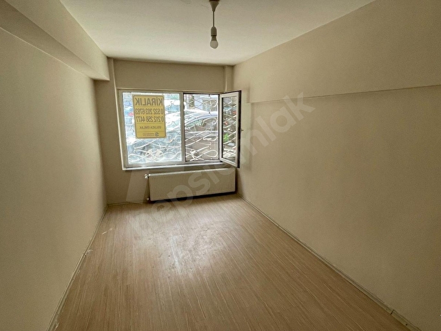 Maçka Valideçeşme de Kiralık 1+1 Giriş Kat Ofise Uygun Daire