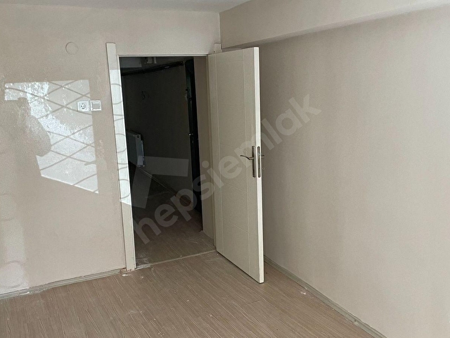 Maçka Valideçeşme de Kiralık 1+1 Giriş Kat Ofise Uygun Daire - Görsel 3