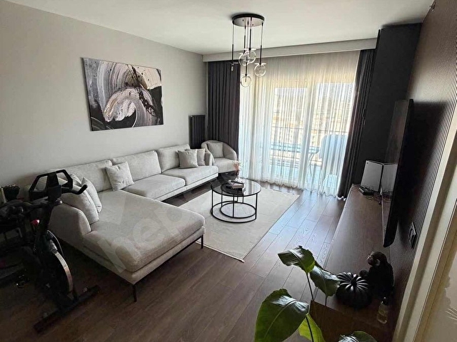 GLOW 3 SİTESİNDE CADDE CEPHELİ 2,5+1 SATILIK FIRSAT DAİRE