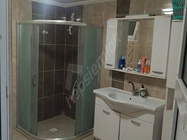 balıkesir ,bandırma Edincikmahallesi  meydanda 2+0 daire  dogalgazlı içi dışı sıfır yapılı - Görsel 4