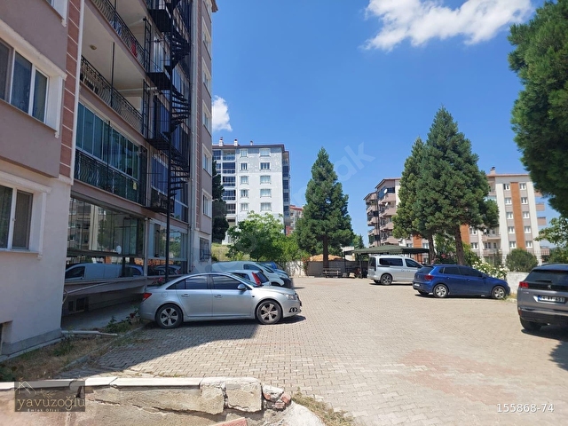 Aile Apartmanında, Çift Balkonlu ve Eşyalı Kiralık 3+1 Daire - Görsel 24