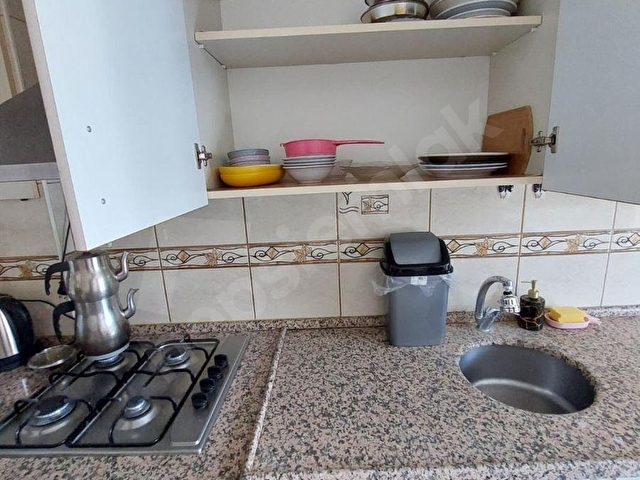 Aile Apartmanında, Çift Balkonlu ve Eşyalı Kiralık 3+1 Daire - Görsel 8