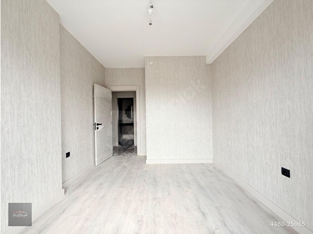 DÜZGÜN EMLAKTAN SİTE İÇİNDE MANZARALI K.OTOPARKLI 2+1 SIFIR KİRALIK DAİRE - Görsel 10