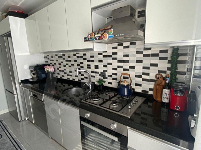 Beylikdüzü 3+1 Satılık Daire Otoparklı Sitede (Eşyasız) - Görsel 5