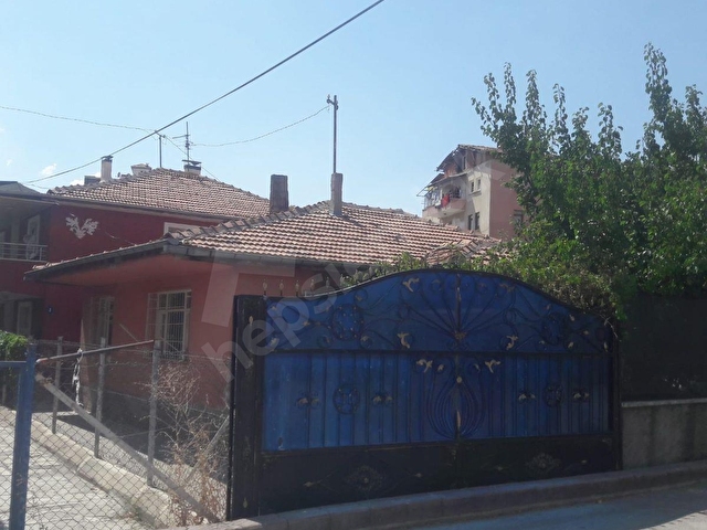 İŞTE FIRSAT 3 tane müstakil evler 3+1 imarlı net 474m tek tapulu merkezde(hemde yatırımlık)
