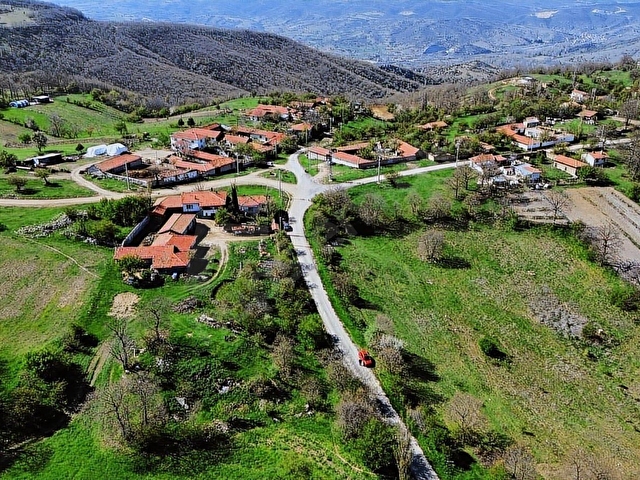 BOZÜYÜK HAMİDİYEDE %40 İMARLI 3 VİLLALIK FIRSAT ARSA !!!