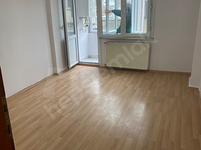 Harbiye cad Hilton otel karşısı yeni bina 2+1 balkon giriş kat 85 m 2 masraf sız daire