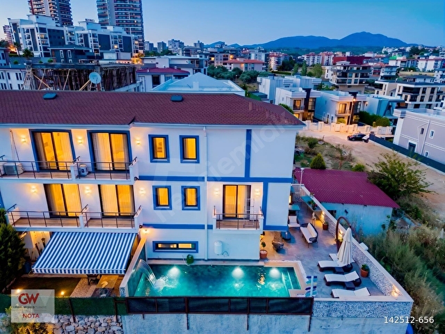 Torbalı Ayrancılarda Havuzlu Müştemilatlı 5+1 Triplex Villa - Görsel 2