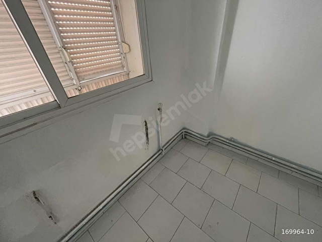 MENEMEN MERKEZDE ARAKAT 3+1 ÇİFT BALKONLU DAİRE - Görsel 3