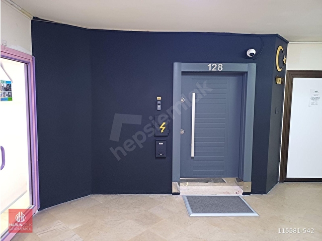 KADIKÖY MERKEZ BULVAR ÇARŞISINDA 35 m2 BAKIMLI KİRALIK OFİS!!! - Görsel 4