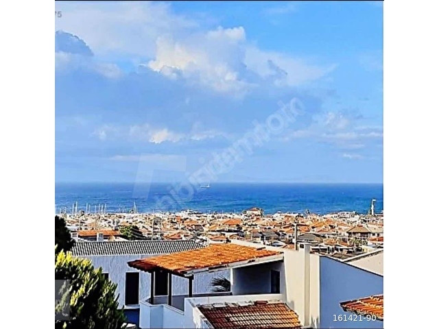 GÜNEŞ EMLAKTAN ÇİFTLİKKÖYDE SATILIK 4+1 TRİPLEX VİLLA