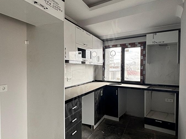 SIFIR METROBÜSE YAKIN SATILIK KÖŞE BAŞI 3+1 ASANSÖRLÜ DAİRE - Görsel 12