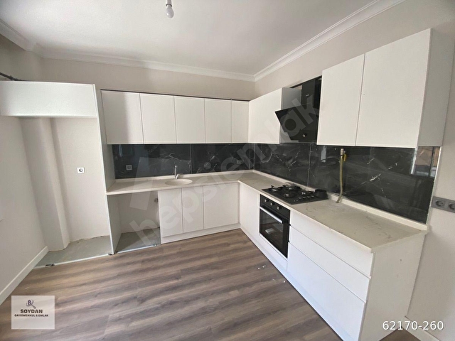 3+1 115 m2 EBEVEYN BANYOLU TERTEMİZ DAİRE METROYA 100 m MESAFEDE