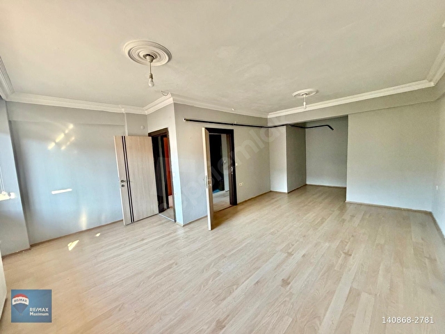 İzmit Çarşı Merkez İnönü Caddesinde Kiralık Çok Geniş 2+1 Daire - Görsel 17