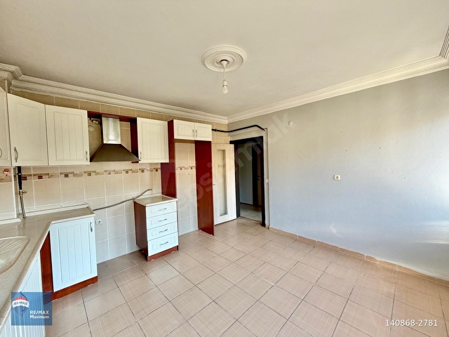 İzmit Çarşı Merkez İnönü Caddesinde Kiralık Çok Geniş 2+1 Daire - Görsel 23