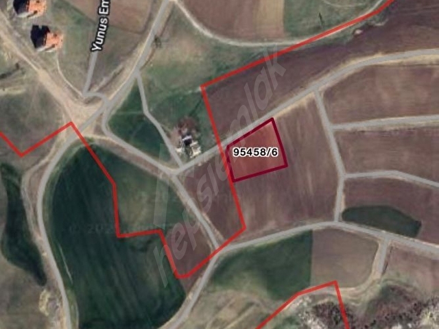 BEYAZIT EMLAKDAN PURSAKLARDA SİTE PARSELİ ARSA 539 M - Görsel 3