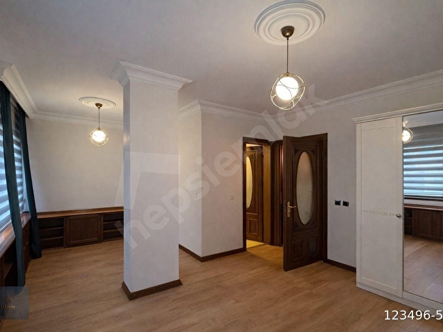 GG GÖZDEMDEN Tarabyada Manzaralı Sitede Otoparklı 5+1 Kiralık - Görsel 19