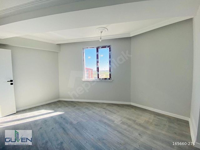 GÜVENDEN KAPAKLIDA YERDEN ISITMALI,OTOPARKLI ARA KAT 1+1 DAİRE - Görsel 16