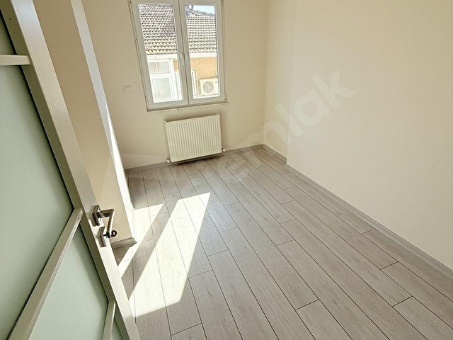 ALTAYÇEŞME YÜZEVLER ÇARŞI İÇERİSİNDE YENİ BİNA 3+1 KİRALIK DAİRE - Görsel 8