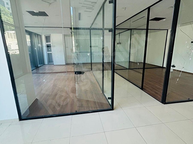 İşinizi Bir Üst Seviyeye Taşıyacak 300 m² Ofis - Görsel 23