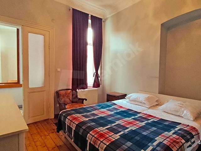 Historic Pera Apartment 5+1 High Ceilings & Full Furnished - Görsel 13