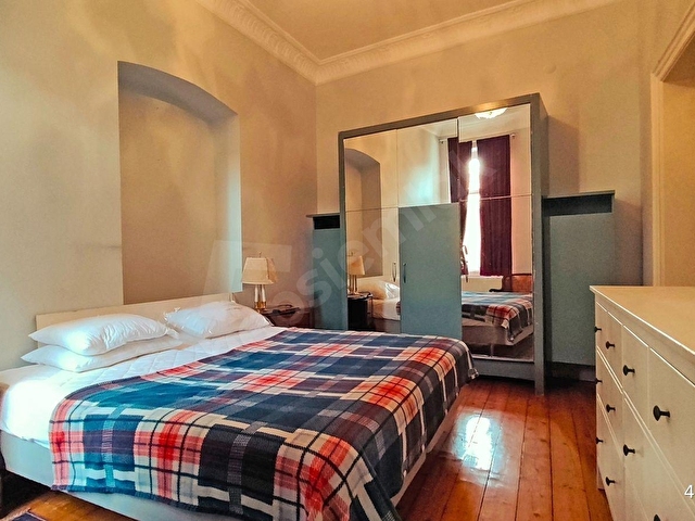 Historic Pera Apartment 5+1 High Ceilings & Full Furnished - Görsel 14