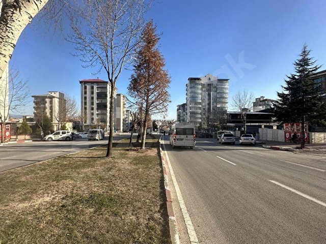Uşak,Kemalözmah.İbrahim Tahtakılıç Cad.satılık 3+1 165m2 - Görsel 2