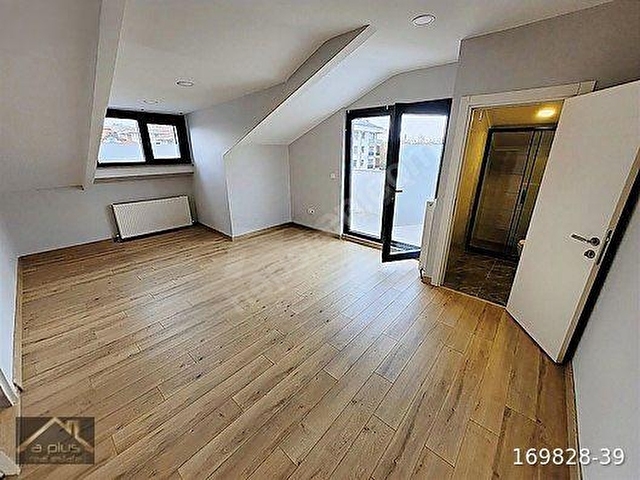 Üsküdar Bahçelievlerde 300 m², 5+2 Manzaralı Lüks Dubleks! - Görsel 25