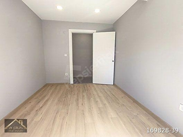 Üsküdar Bahçelievlerde 300 m², 5+2 Manzaralı Lüks Dubleks! - Görsel 12