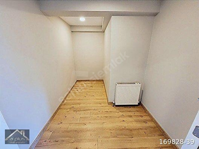 Üsküdar Bahçelievlerde 300 m², 5+2 Manzaralı Lüks Dubleks! - Görsel 9