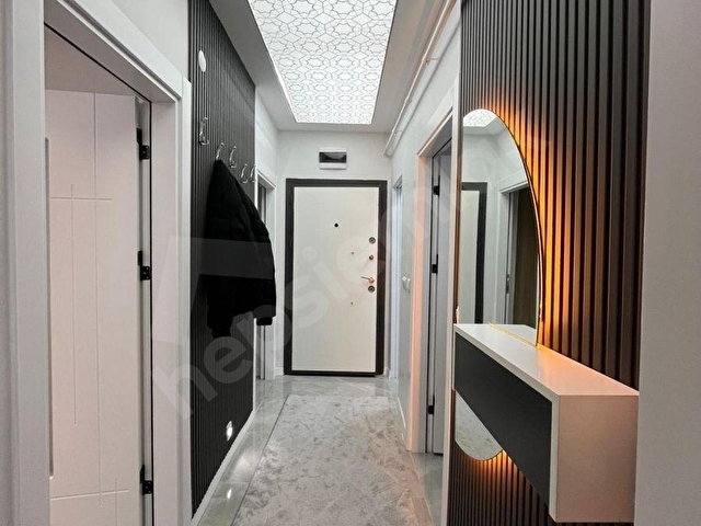 ÇARŞI MERKEZDE KOMPLE REVİZYONLU 2+1 SATILIK DAİRE - Görsel 2