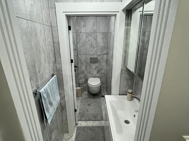 ÇARŞI MERKEZDE KOMPLE REVİZYONLU 2+1 SATILIK DAİRE - Görsel 11