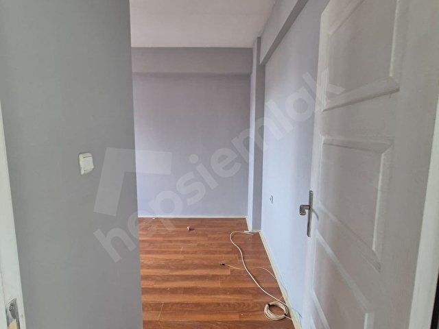 BAHÇELİEVLERDE SÜPER KONUMLU 1+1 DAİRE 4. KAT - Görsel 6
