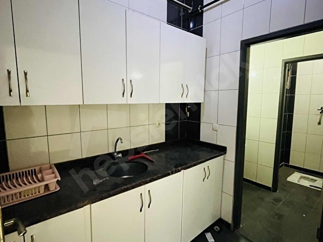 OTO CENTER GALERİCİLER SİTESİNDE KİRALIK - Görsel 9