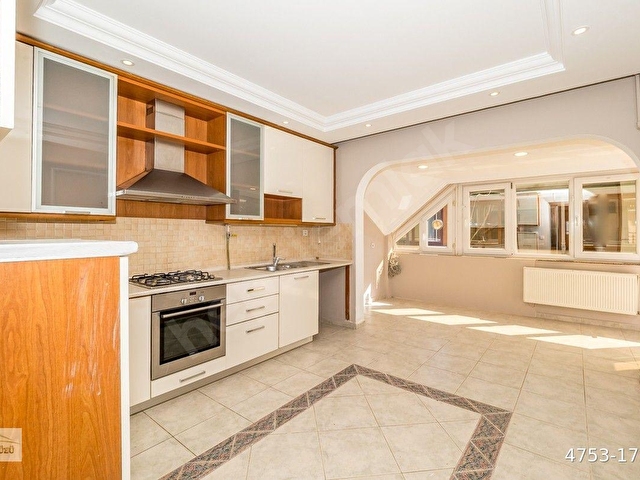 GÜNYÜZÜ EMLAKDAN FLORYA DA 4+2 300m2 SATILIK DUBLEKS DAİRE - Görsel 2