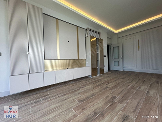 REMAX AYFER SEVERDEN 323 M2 SATILIK HAVUZLU VİLLA - Görsel 19