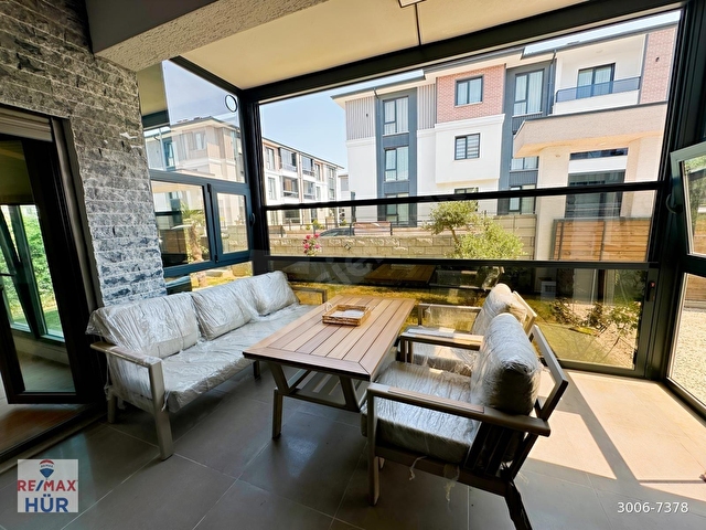 REMAX AYFER SEVERDEN 323 M2 SATILIK HAVUZLU VİLLA - Görsel 15