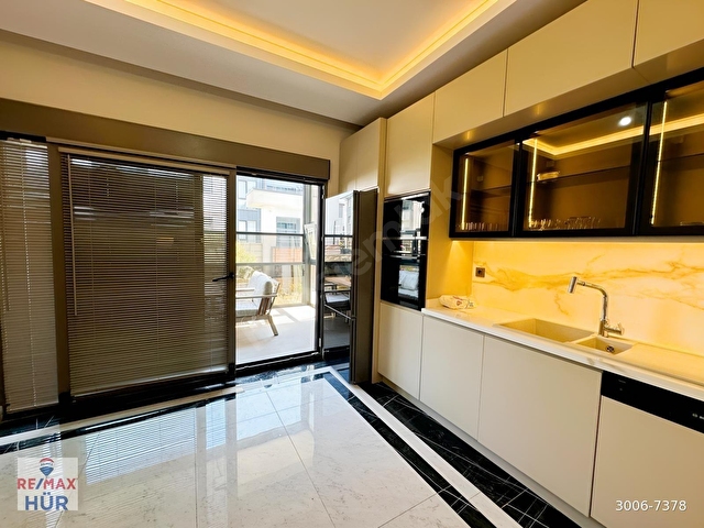 REMAX AYFER SEVERDEN 323 M2 SATILIK HAVUZLU VİLLA - Görsel 11