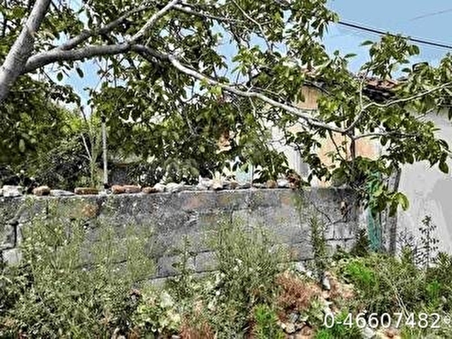 EZİNE ÜVECİK KÖYÜ İÇİNDE  İMARLI ARSA VE MÜŞTEMİLAT HİSSESİ 410,52 m2  - SATILIKTIR. - Görsel 6