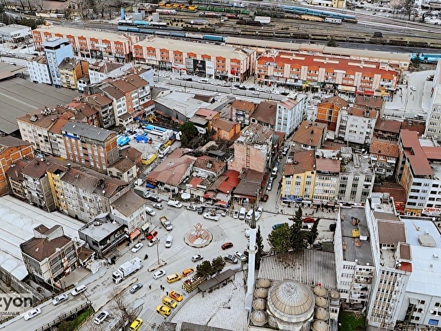 KARABÜK MERKEZ HÜRRİYET CADDESİNDE SATILIK İŞYERİ