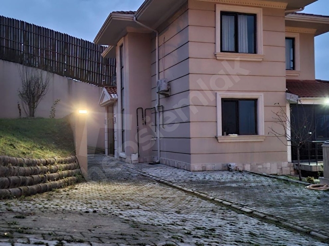 SAKARYA SAPANCA DİBEKTAŞINDA SİTE İÇİNDE FIRSAT VİLLA! - Görsel 27